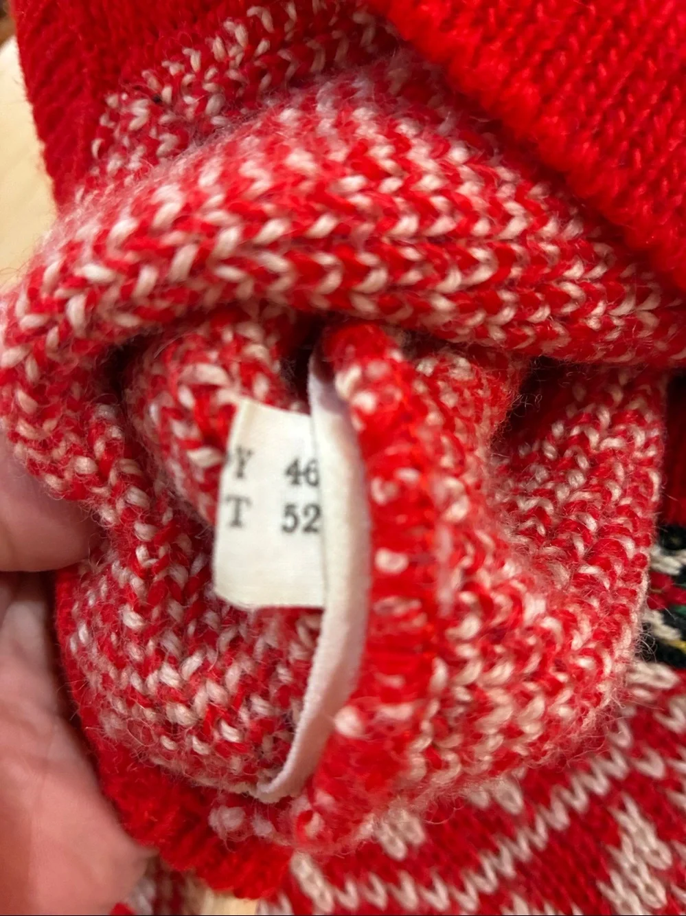 Nordstrikk’s Vintage Norwegian Red & White Wool Cardigan with Pewter Clasps - Picture 7 of 7